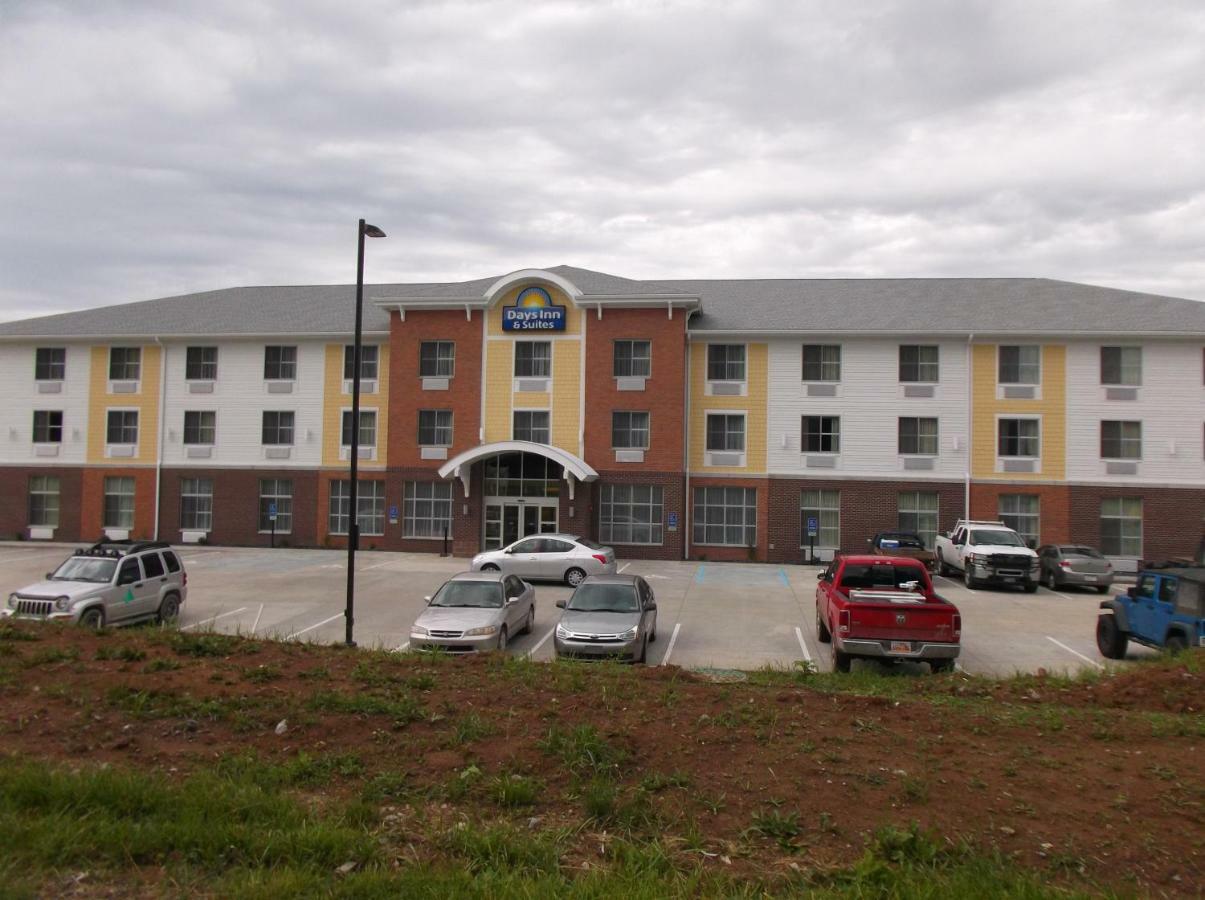 Days Inn & Suites By Wyndham Belmont Ngoại thất bức ảnh
